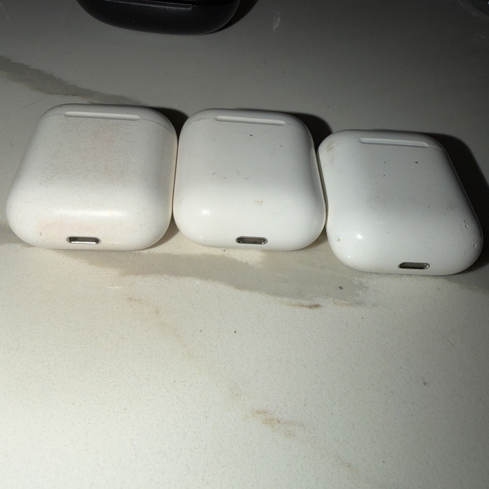 1+ LB Earbuds Headphones Cases Beats JLab Skullcandy Apple Style UNTESTED Lot - Picture 9 of 12